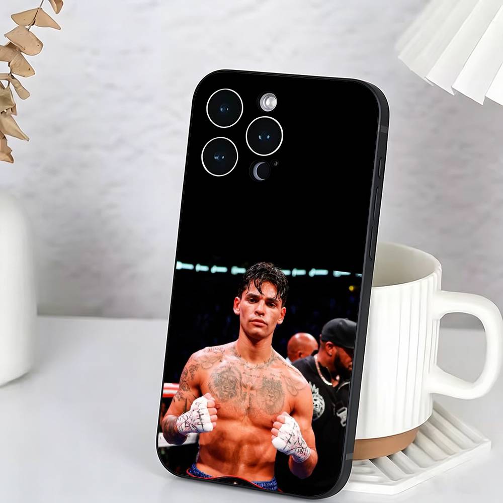 Popular Wrestler Ryan Garcia V - Phone Cases Vogue recension och pris