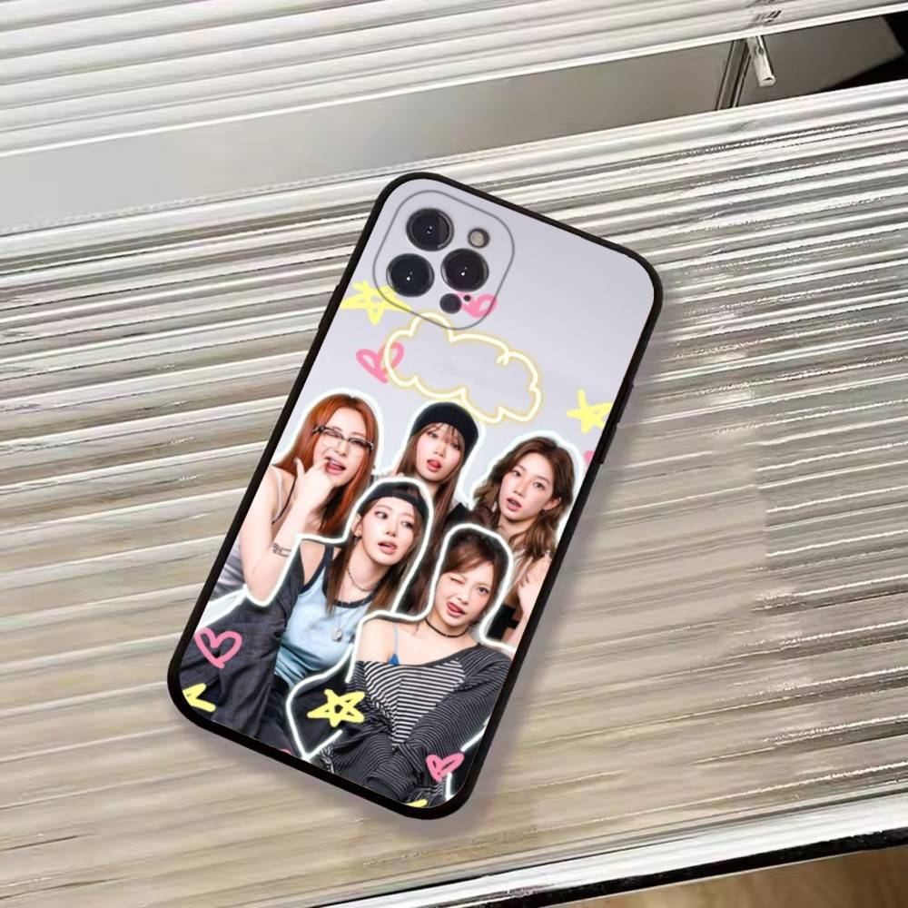 Vogue L-LE S-SSERAFIM Artistic - Phone Cases Vogue recension och pris